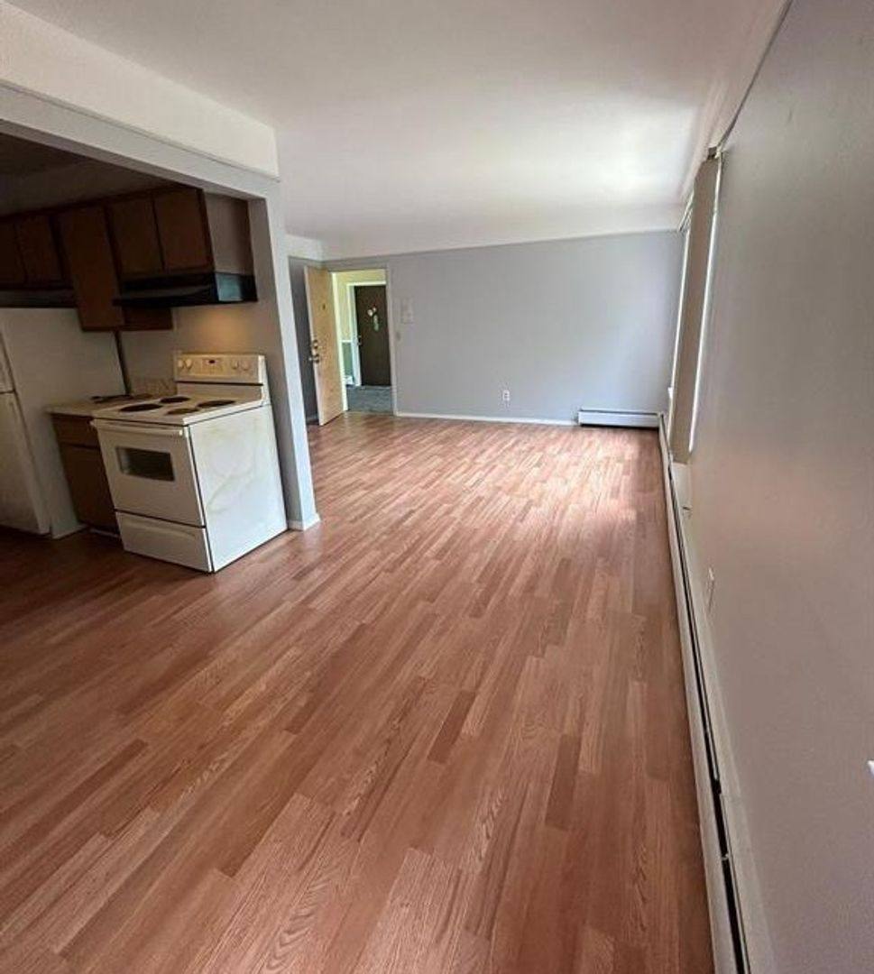 Apartment for rent at 16480 E 9 Mile, Eastpointe, MI 48021