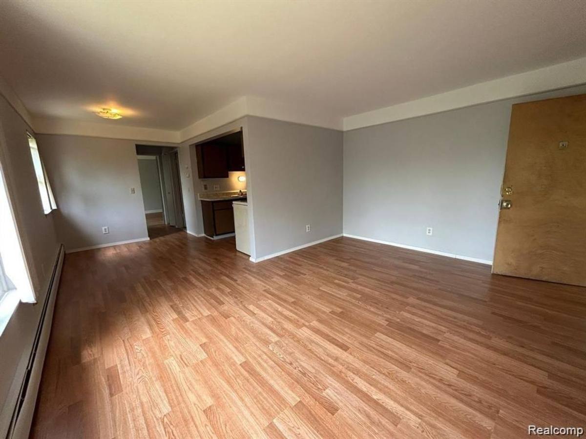 Apartment for rent at 16480 E 9 Mile, Eastpointe, MI 48021