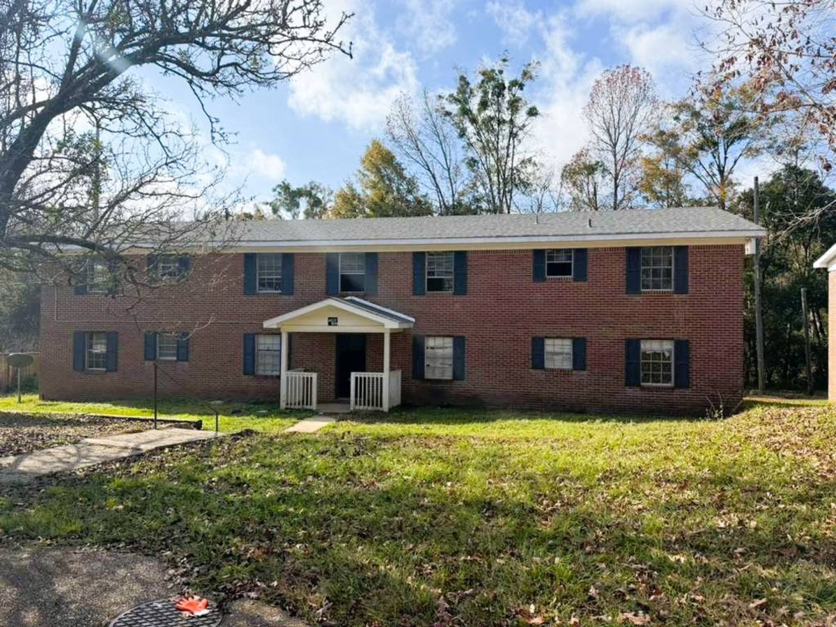 Apartment for rent at 1302 Navco Rd, Mobile, AL 36605