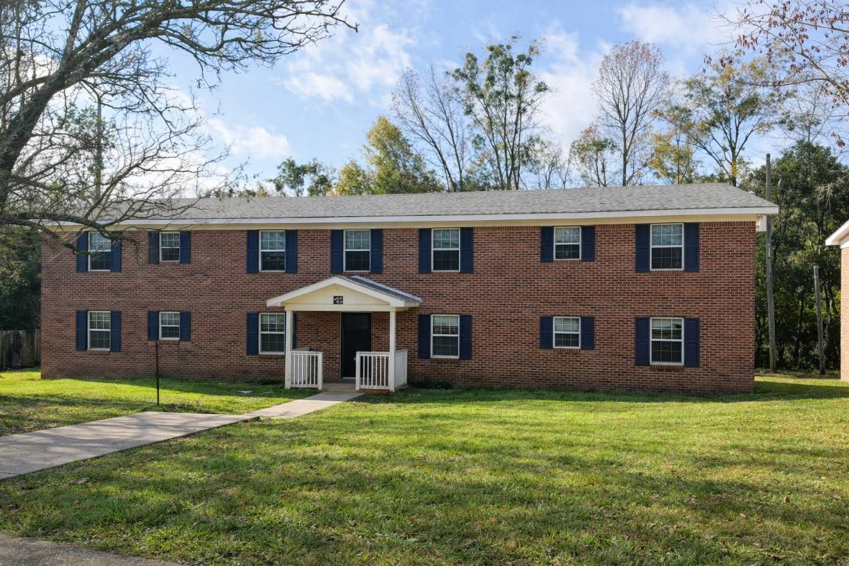 Apartment for rent at 1302 Navco Rd, Mobile, AL 36605