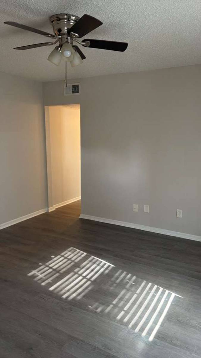 Apartment for rent at 1302 Navco Rd, Mobile, AL 36605