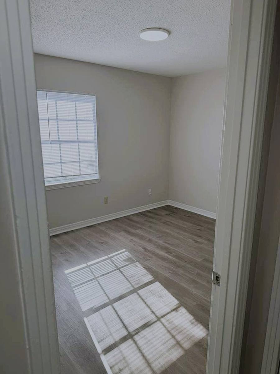 Apartment for rent at 1302 Navco Rd, Mobile, AL 36605