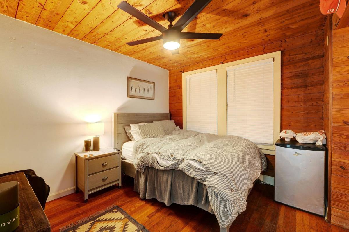 Townhouse for rent at 1902 David St, Austin, TX 78705