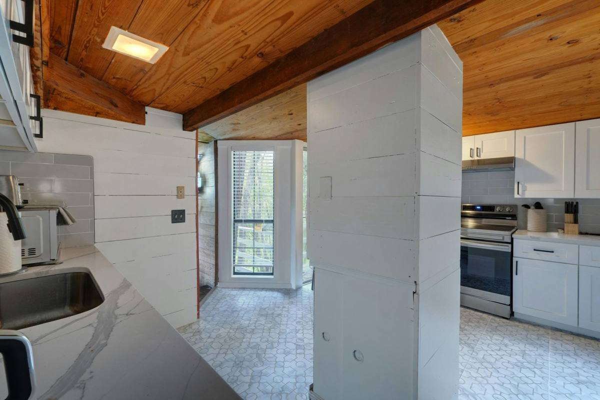 Townhouse for rent at 1902 David St, Austin, TX 78705