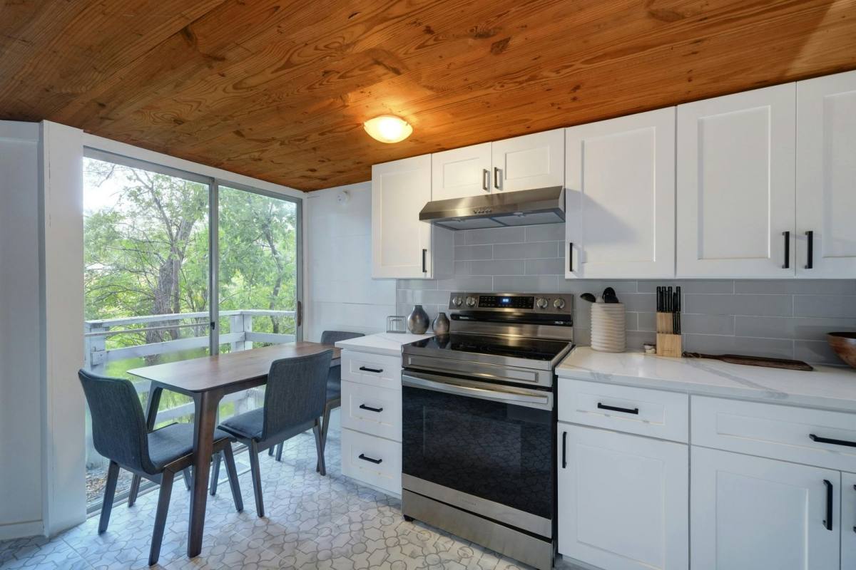 Townhouse for rent at 1902 David St, Austin, TX 78705