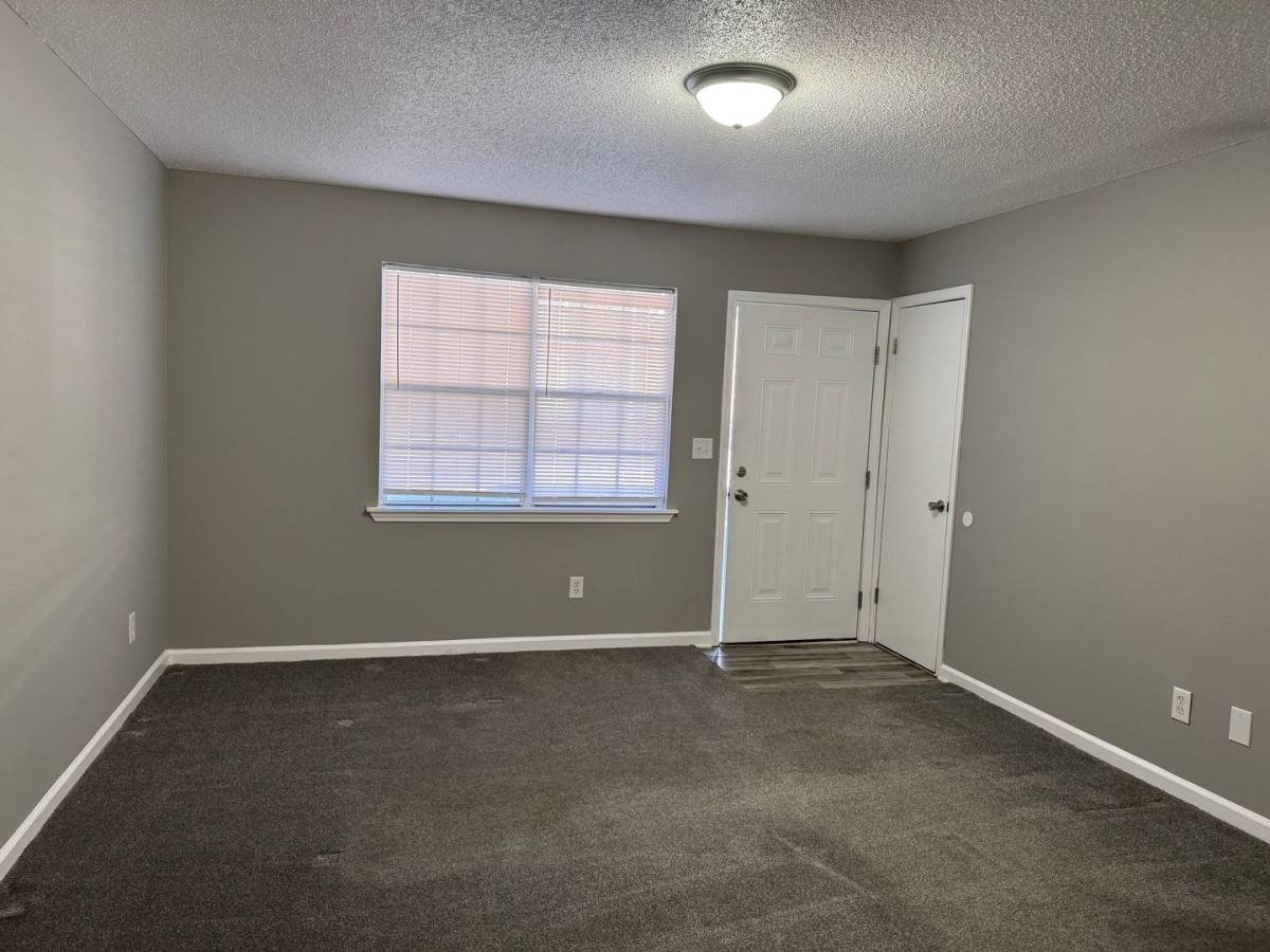 Apartment for rent at 154-158 Dublin Square Rd, Asheboro, NC 27203