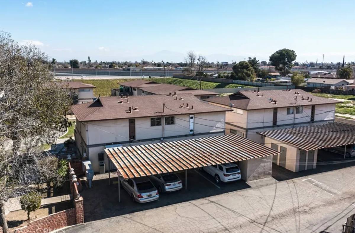 Apartment for rent at 420 S Real Rd, Bakersfield, CA 93304