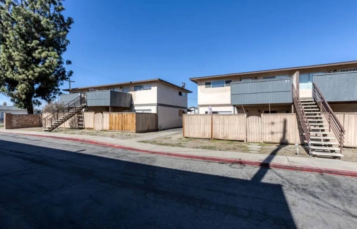 Apartment for rent at 420 S Real Rd, Bakersfield, CA 93304