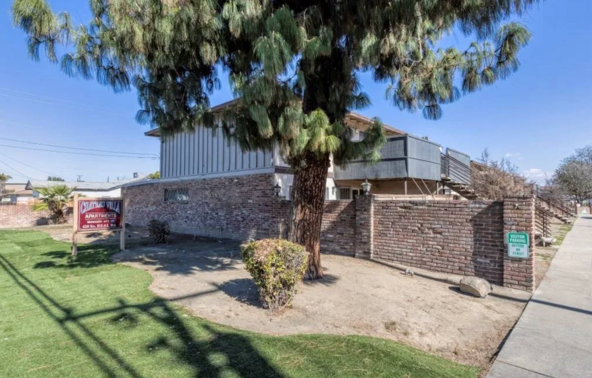 Apartment for rent at 420 S Real Rd, Bakersfield, CA 93304
