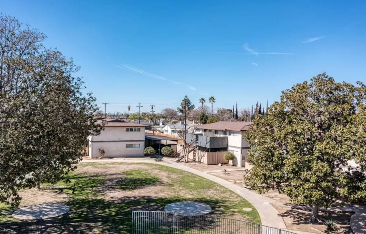 Apartment for rent at 420 S Real Rd, Bakersfield, CA 93304
