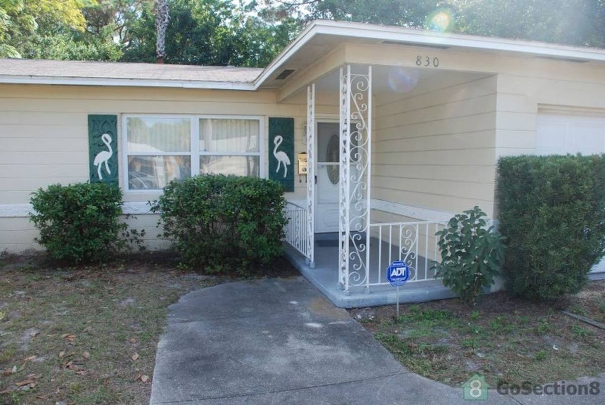 House for rent at 830 65th Ave S, Saint Petersburg, FL 33705