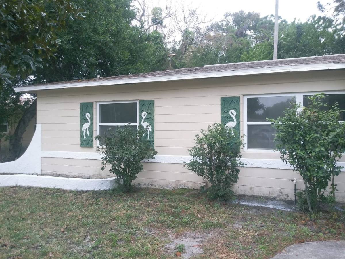 House for rent at 830 65th Ave S, Saint Petersburg, FL 33705