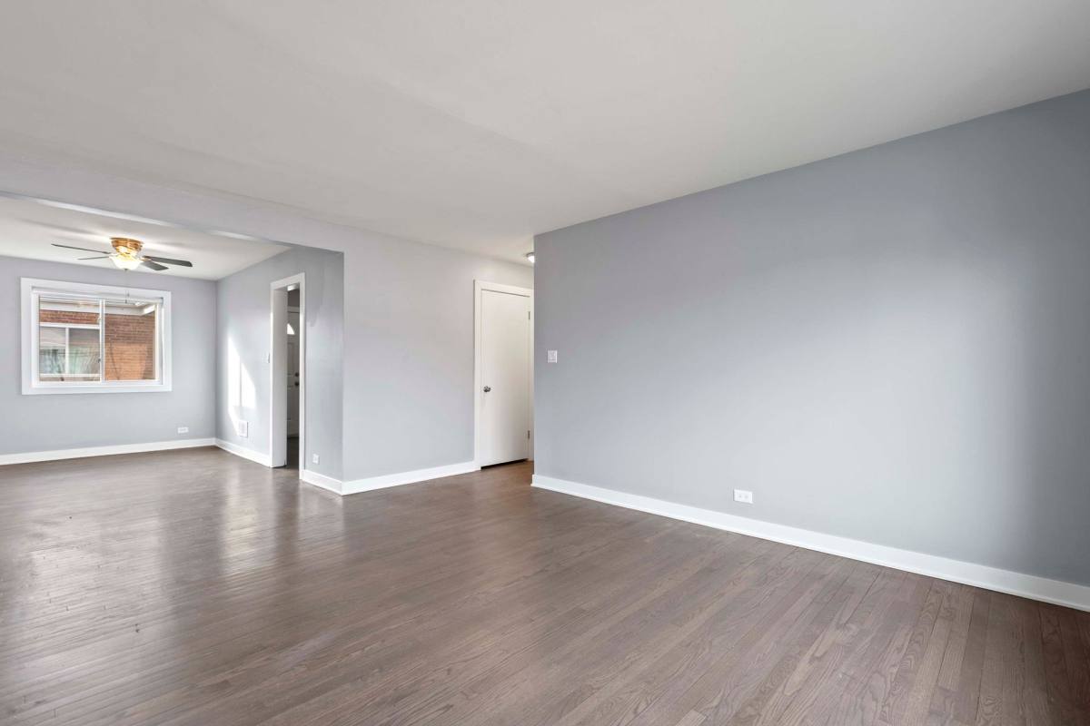 Apartment for rent at 722 - 731 Linden & Walnut, Waukegan, IL 60085