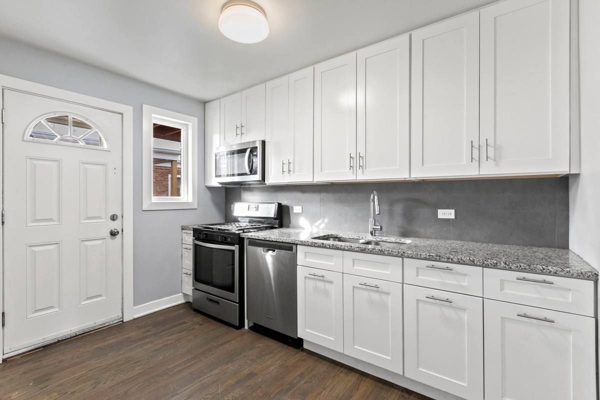 Apartment for rent at 722 - 731 Linden & Walnut, Waukegan, IL 60085