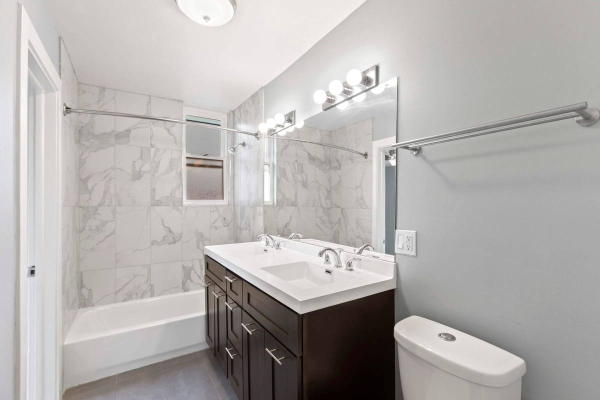 Apartment for rent at 722 - 731 Linden & Walnut, Waukegan, IL 60085