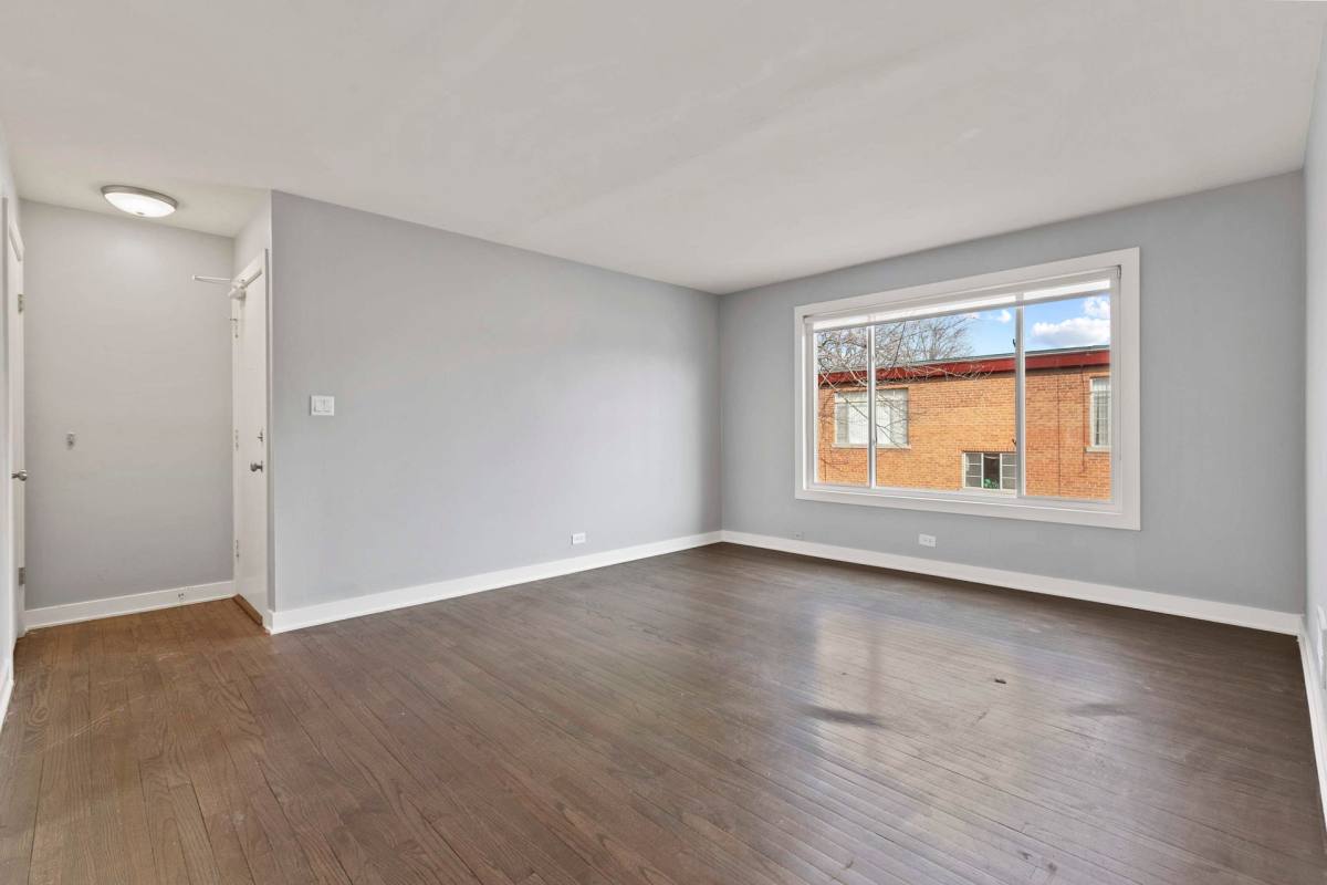 Apartment for rent at 722 - 731 Linden & Walnut, Waukegan, IL 60085