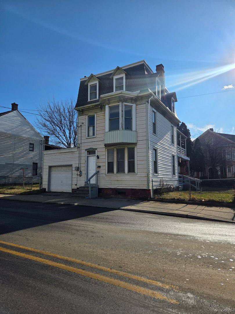 House for rent at 648 E Princess St, York, PA 17403