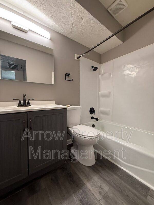 Apartment for rent at 1215 E St #1, Lincoln, NE 68508
