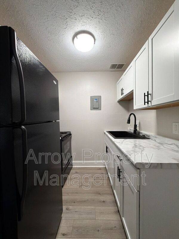 Apartment for rent at 1215 E St #1, Lincoln, NE 68508