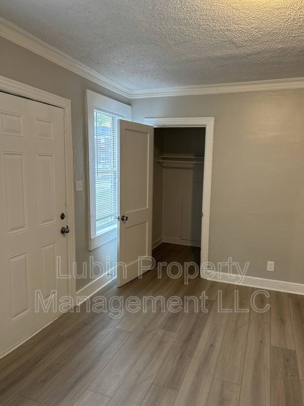 Apartment for rent at 2412 Forest Ave, Memphis, TN 38112