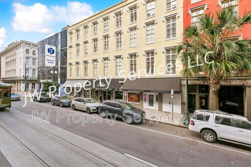 Condo for rent at 339 Corondelet St #4F, New Orleans, LA 70130