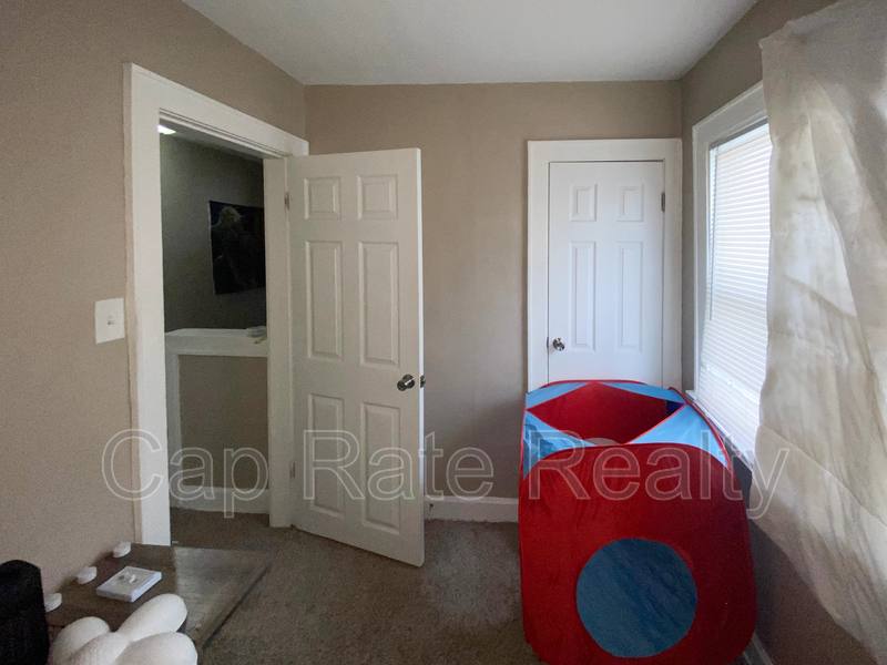 House for rent at 616 S Ogden Ave, Columbus, OH 43204