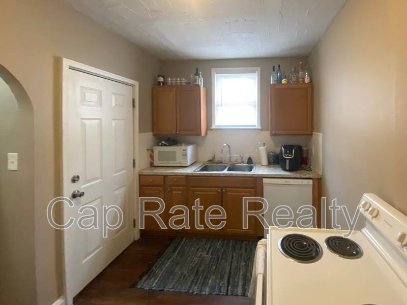 House for rent at 616 S Ogden Ave, Columbus, OH 43204