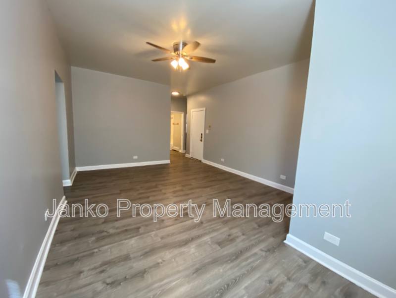 Apartment for rent at 5647 W Washington Blvd #3, Chicago, IL 60644