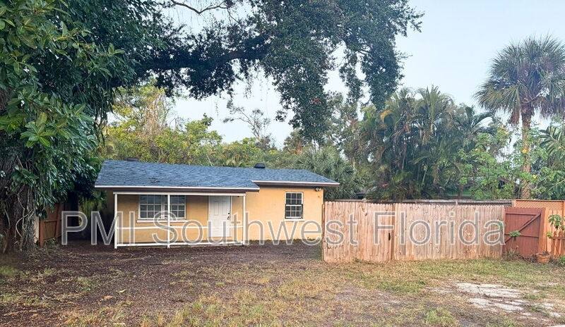 House for rent at 3501 Old Bradenton Rd, Sarasota, FL 34234