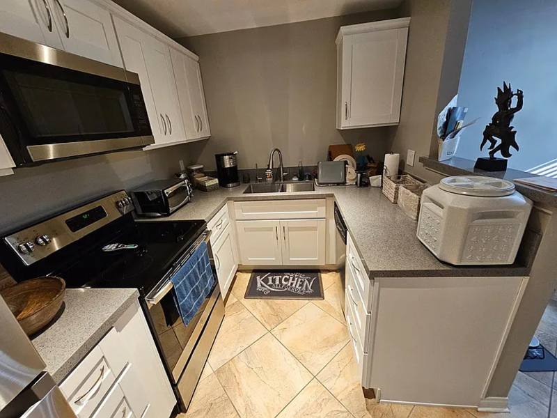 Condo for rent at 2622 Torrey Pines Rd #F12, La Jolla, CA 92037