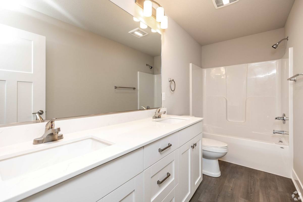 Apartment for rent at 2525 NW Gabus Lane, Grimes, IA 50111