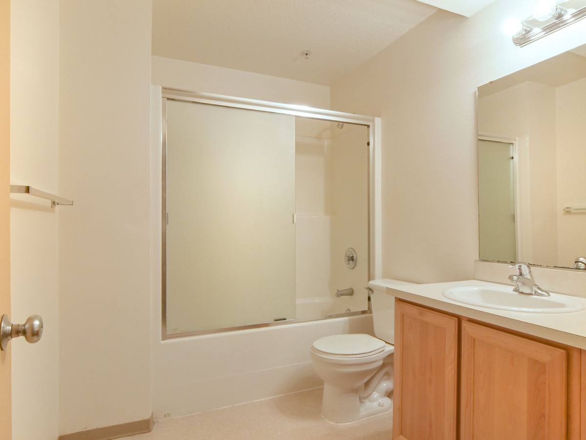Apartment for rent at 460 E 14th Ave, Eugene, OR 97401