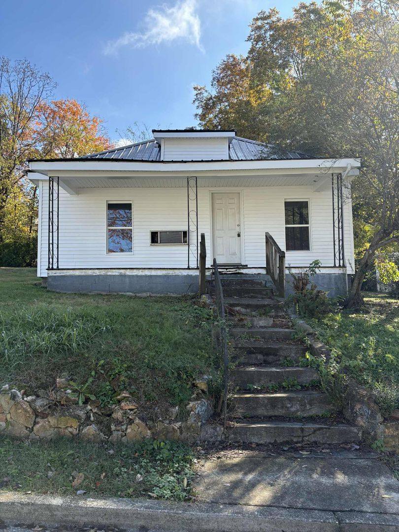 House for rent at 206 N Morgan St, Glasgow, KY 42141