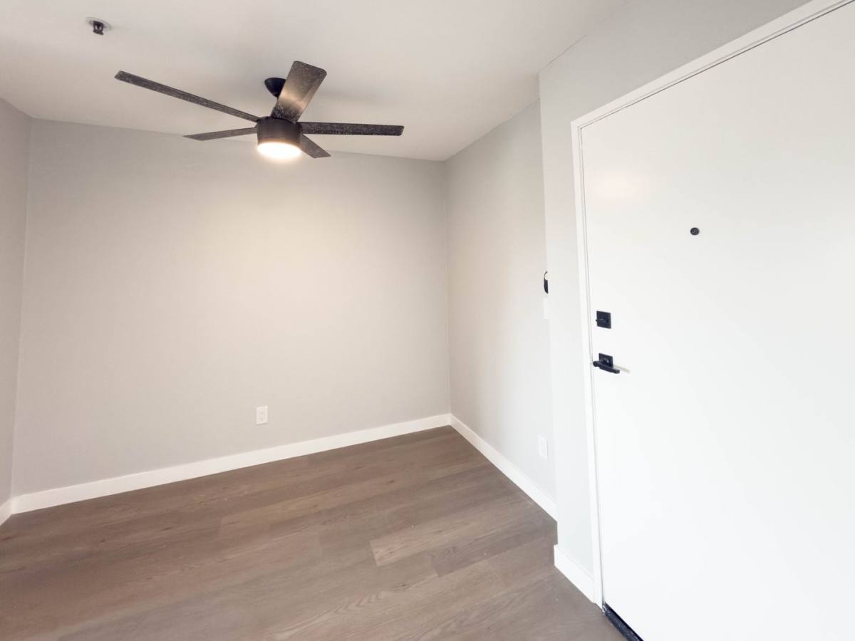Apartment for rent at 1400 Venice Blvd, Venice, CA 90291