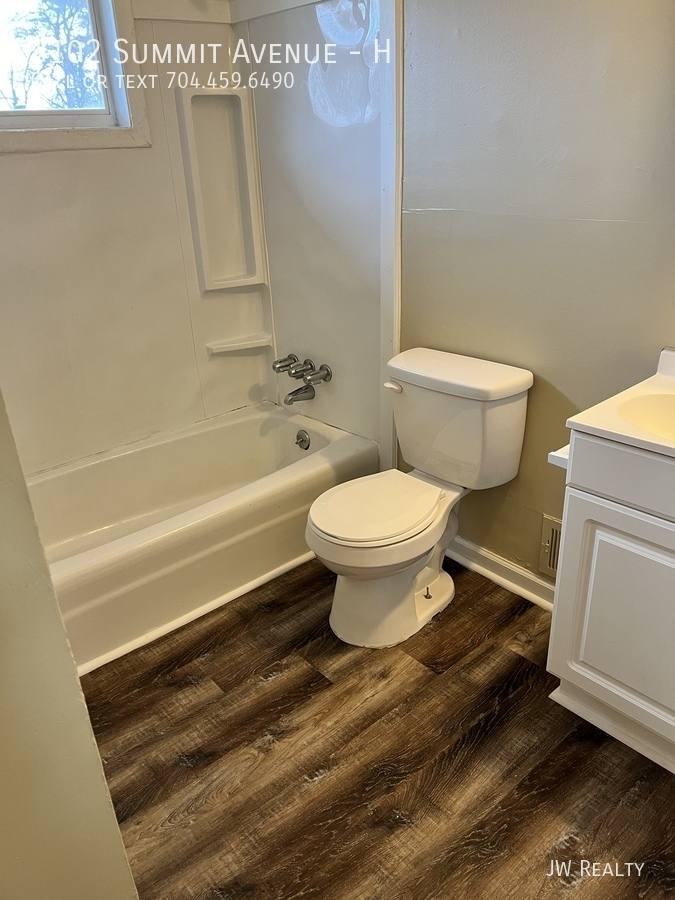 Apartment for rent at 3102 Summit Ave #H, Greensboro, NC 27405