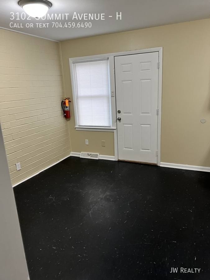 Apartment for rent at 3102 Summit Ave #H, Greensboro, NC 27405