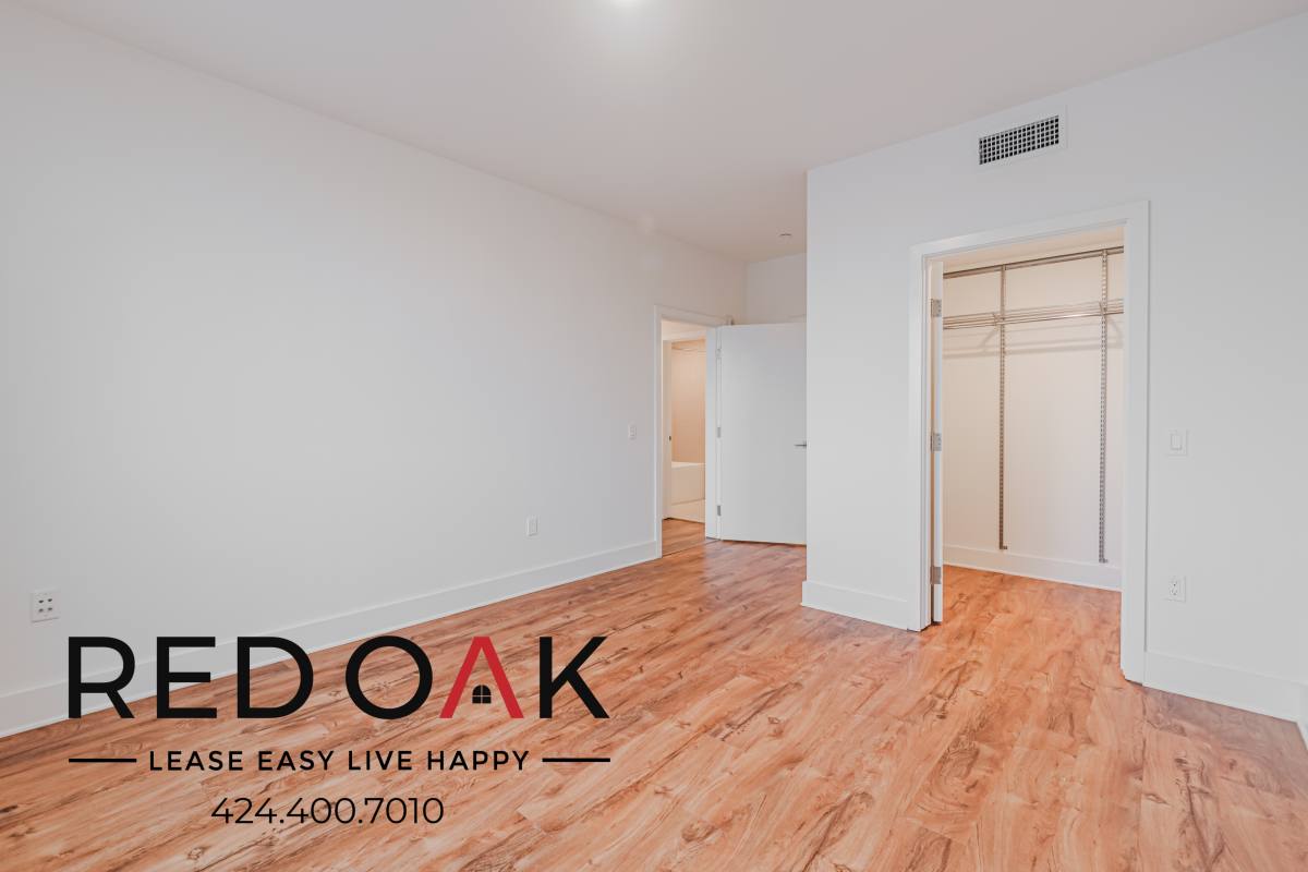 Condo for rent at 5727 La Mirada Ave #309, Los Angeles, CA 90038