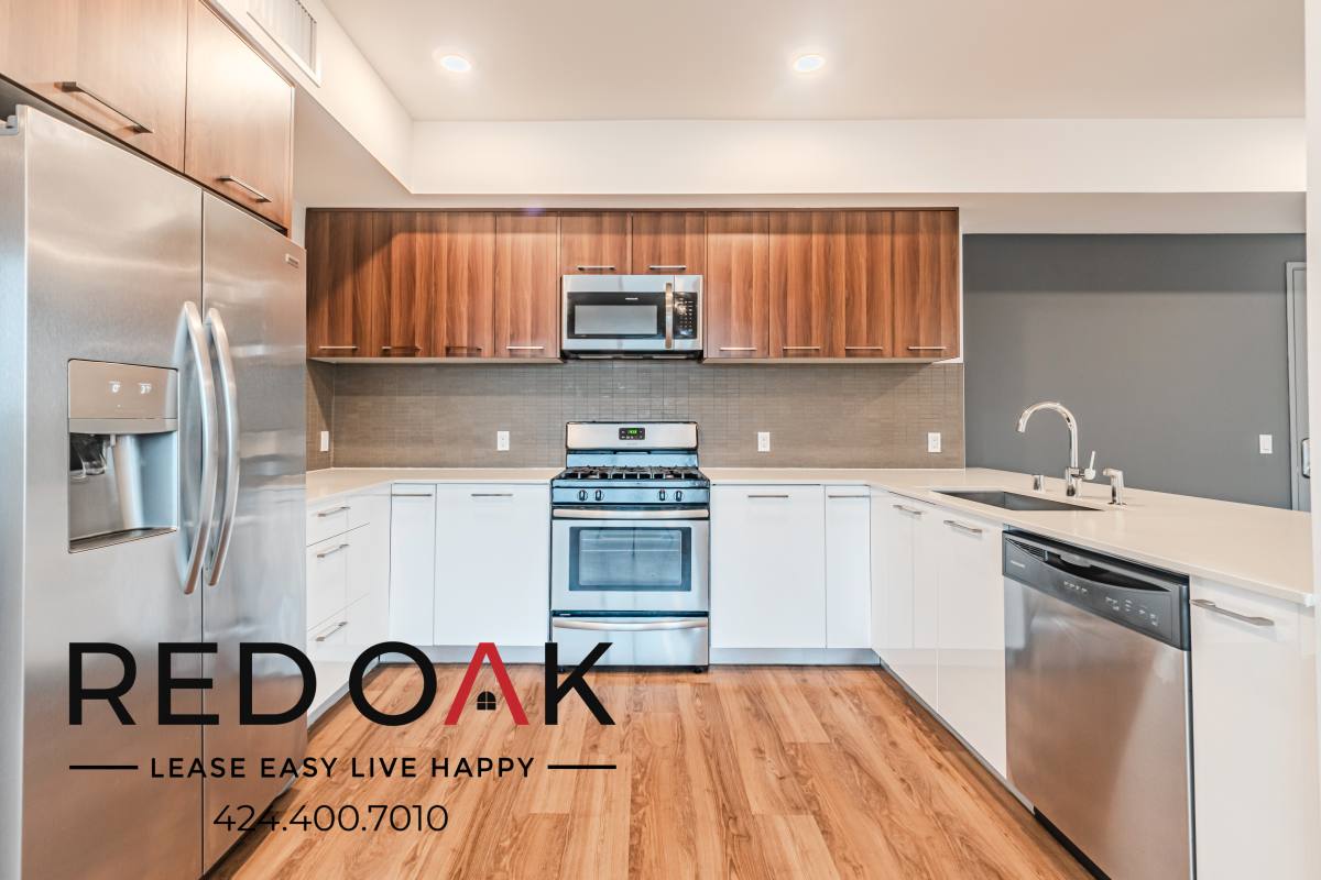 Condo for rent at 5727 La Mirada Ave #309, Los Angeles, CA 90038