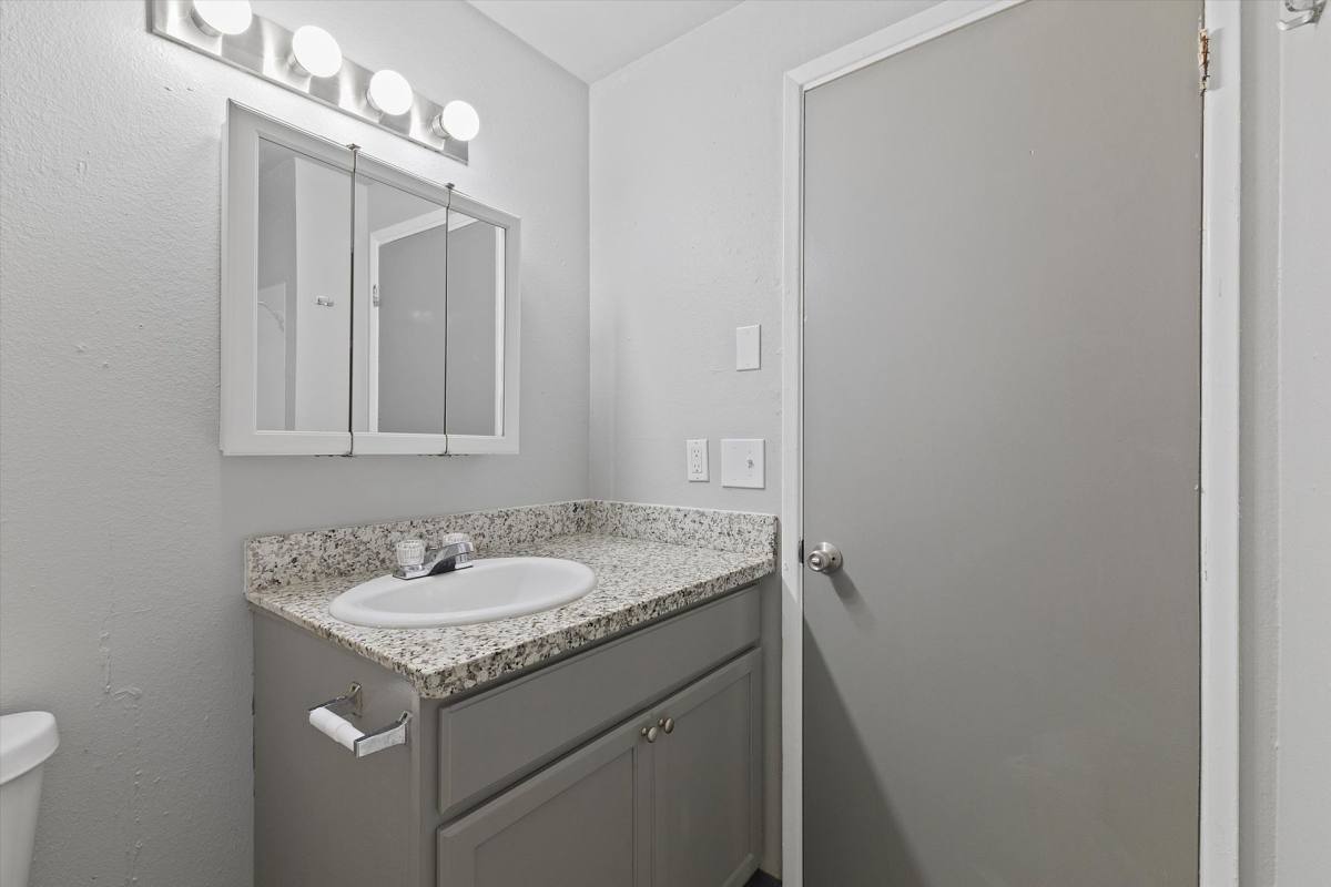 Apartment for rent at 223 NE 162nd Ave, Portland, OR 97230