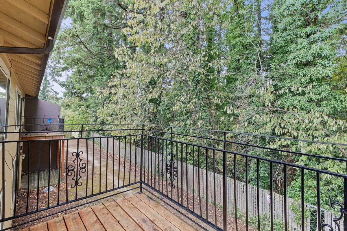Apartment for rent at 223 NE 162nd Ave, Portland, OR 97230