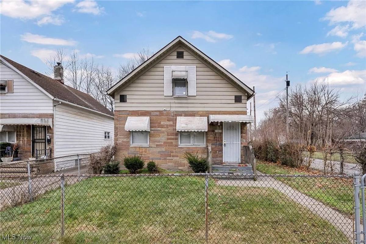 House for rent at 3884 E 54th St, Cleveland, OH 44105
