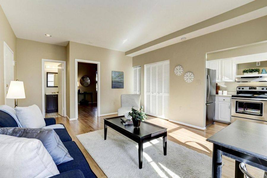 Condo for rent at 1811 Vernon St NW #201, Washington, DC 20009