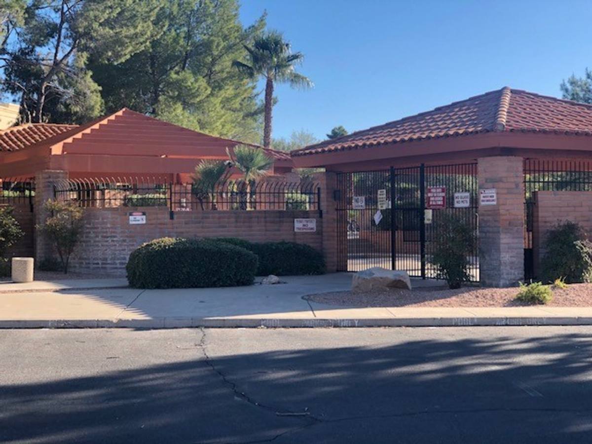 Townhouse for rent at 10148 E Chevelon St, Tucson, AZ 85748