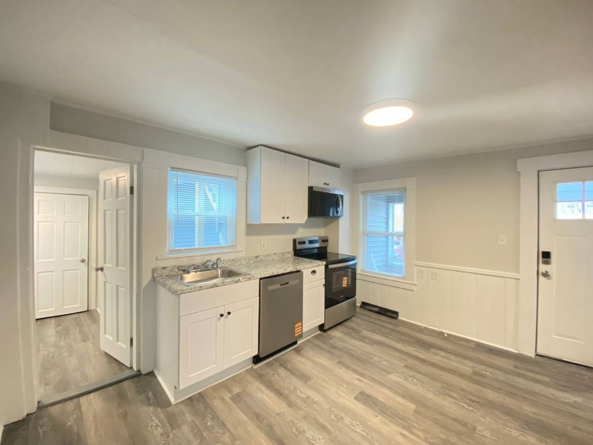 Apartment for rent at 8 Parkinson Court, Nashua, NH 03060