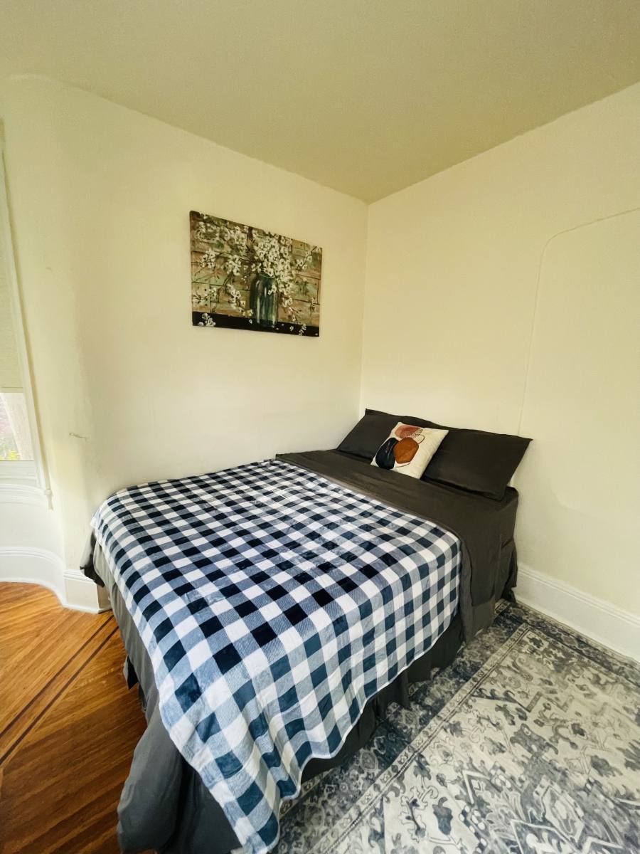 Apartment for rent at 7845 Montgomery Ave #5, Elkins Park, PA 19027