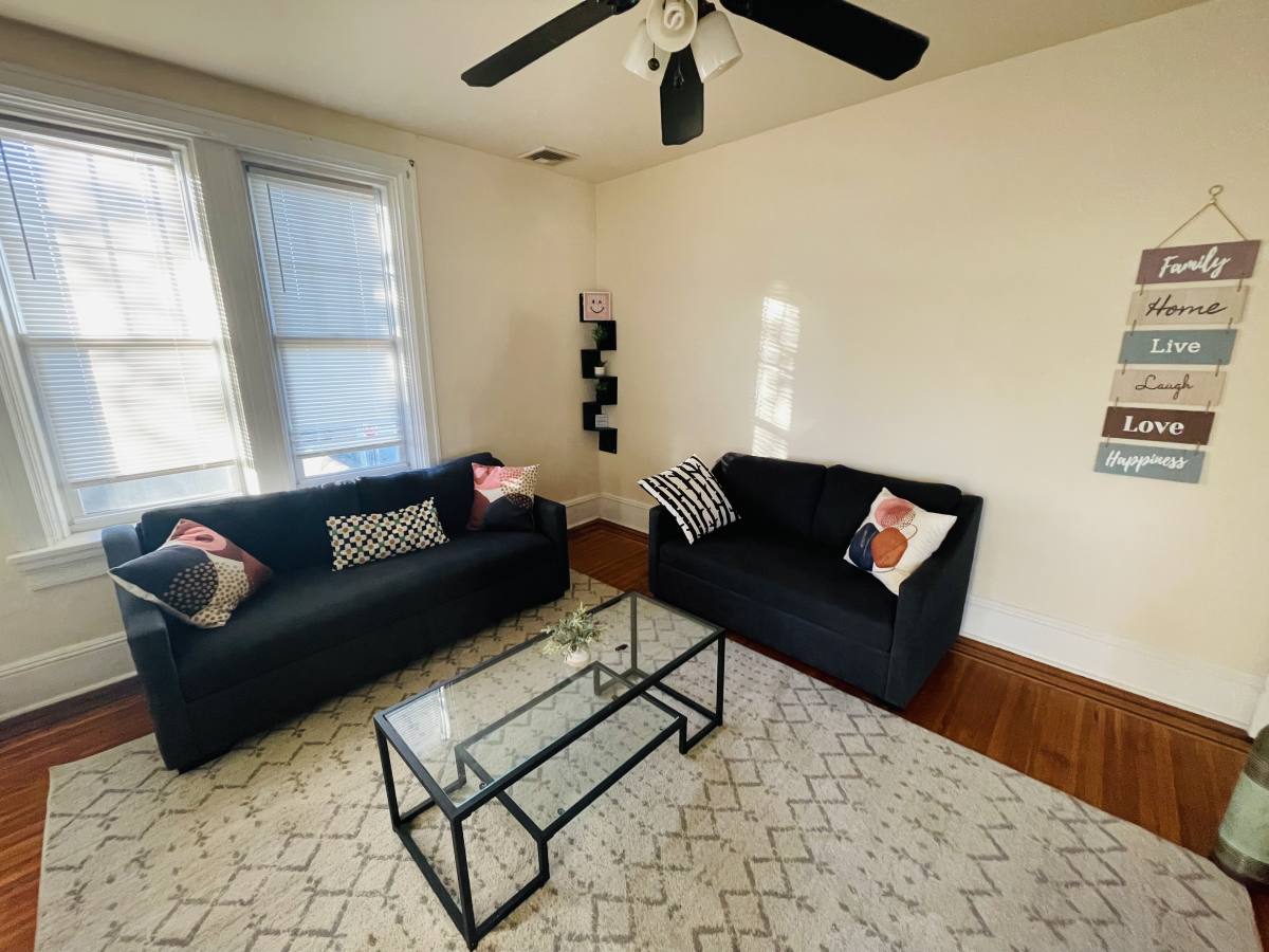 Apartment for rent at 7845 Montgomery Ave #5, Elkins Park, PA 19027