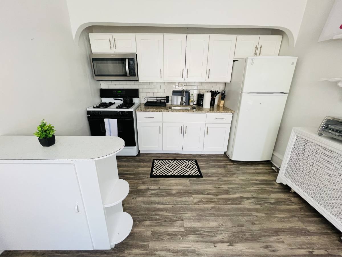 Apartment for rent at 431 Valley Rd #B1, Elkins Park, PA 19027