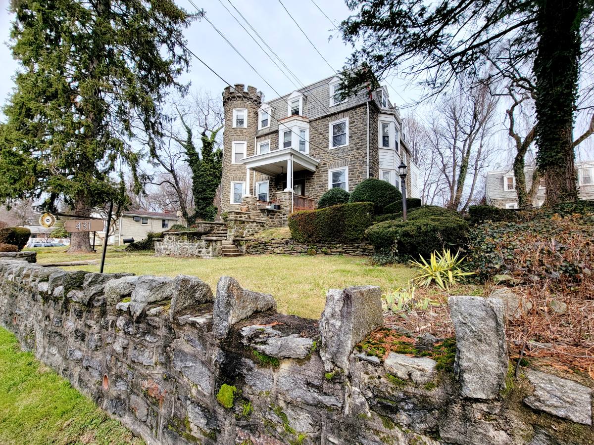Apartment for rent at 431 Valley Rd #B1, Elkins Park, PA 19027