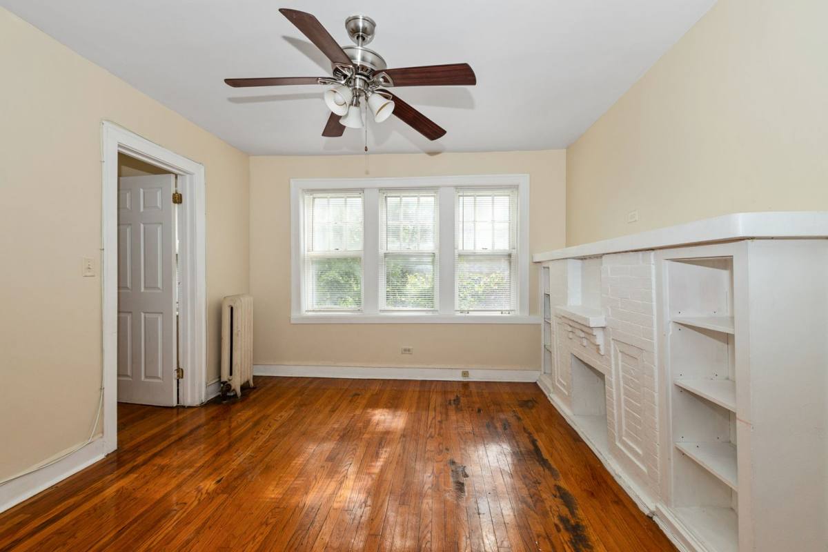 Apartment for rent at 6156 S Albany Ave, Chicago, IL 60629