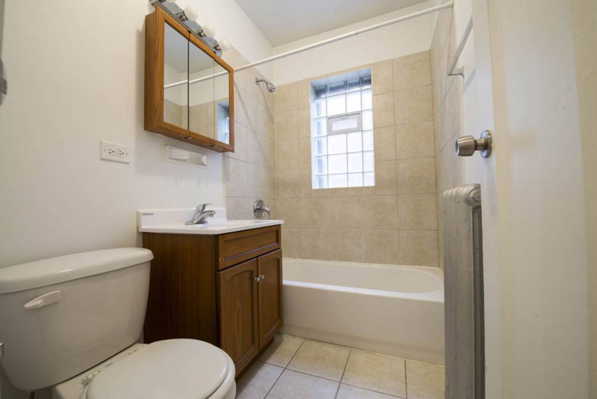 Apartment for rent at 11111 S Vernon, Chicago, IL 60628